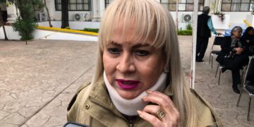 Con becas combatirán la deserción escolar