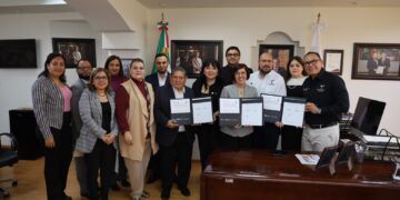 Firman convenio CEAV e ICEST para apoyar a familias con oportunidades educativas