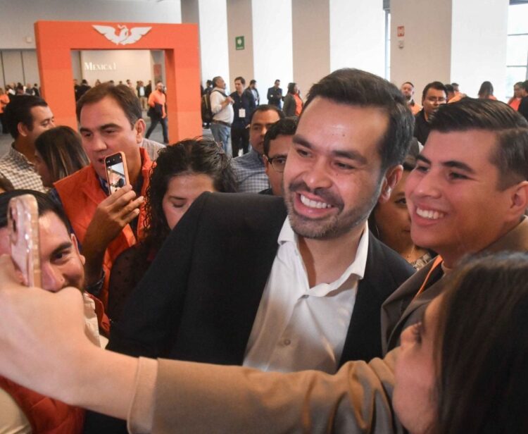 Jorge Álvarez Máynez asume dirigencia nacional de Movimiento Ciudadano