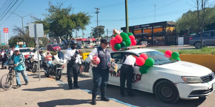 Tránsitos de Victoria llevan regalos a niños en situación vulnerable
