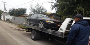 Activa Municipio programa de recuperación de espacios públicos con retiro de autos chatarra