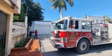Bomberos controlan fuga de gas en vivienda de Fracc. Villarreal