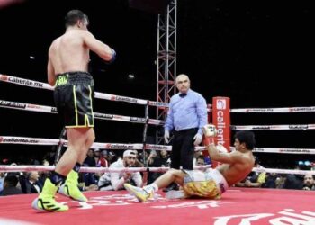 Jaime Munguía pierde por nocaut ante Bruno Surace en Tijuana