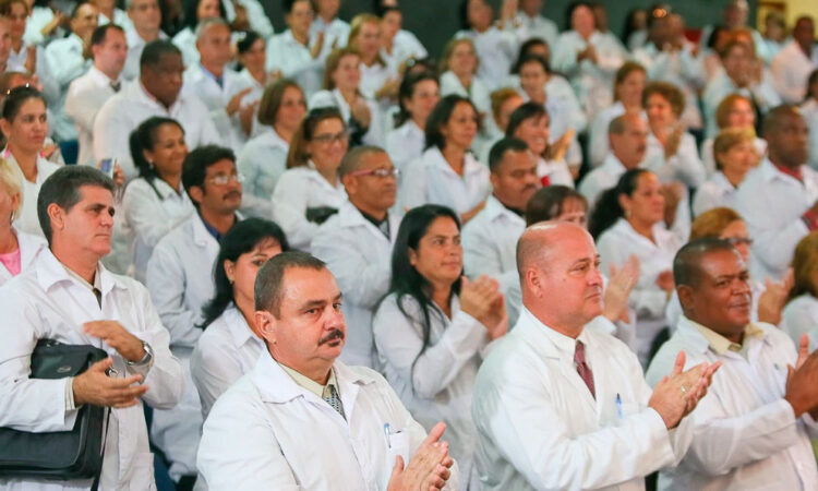 Médicos cubanos en México: un análisis de costos y consecuencias