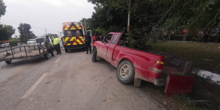Tres heridos en accidente carretero