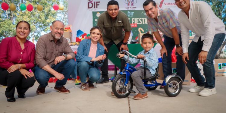Comienzan a recibir niñas y niños primeros donativos de juguetes del DIF Victoria