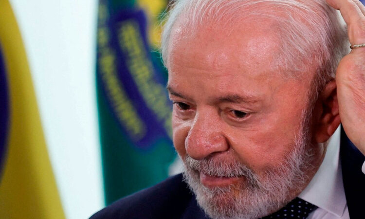 Lula da Silva despierta tras operación de urgencia