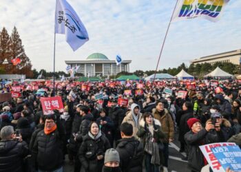 Fracaso en el Parlamento: protestas masivas en Corea del Sur
