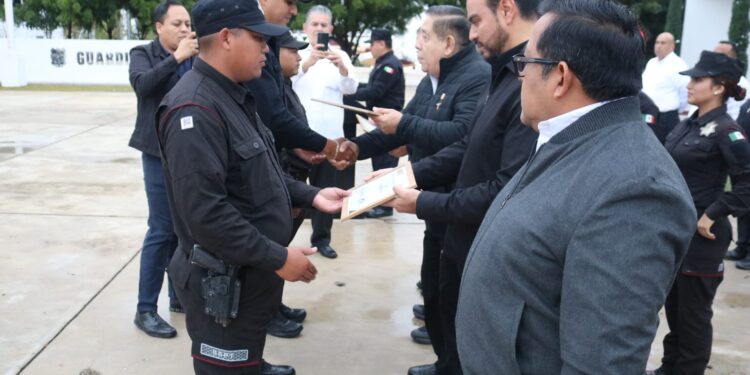 Se gradúan 28 motopatrulleros de Seguridad Pública