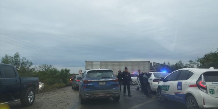 Cierran carretera a Matamoros por accidente
