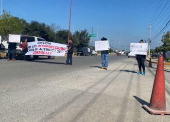 Familiares de desaparecidos protestan frente a Fiscalía