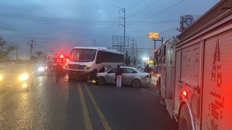Choque múltiple en Ciénega de Flores, Nuevo León, deja 9 heridos