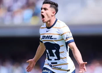 Pumas arranca con triunfo 2-1 sobre el Necaxa