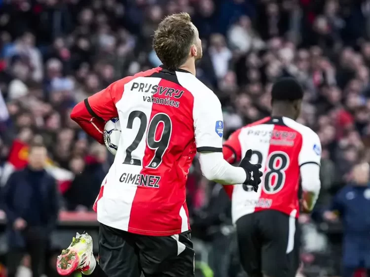 Santi Giménez no logra rescatar al Feyenoord; cae 1-2 ante Utrecht en la Eredividie