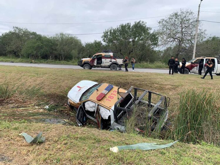 Vuelca patrulla durante persecución contra sujetos armados en Matamoros