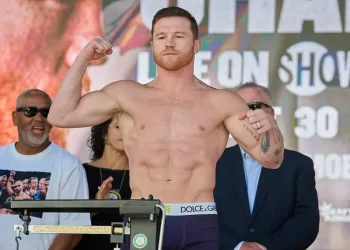 ‘Canelo’ habría pactado pelea con Terence Crawford este año