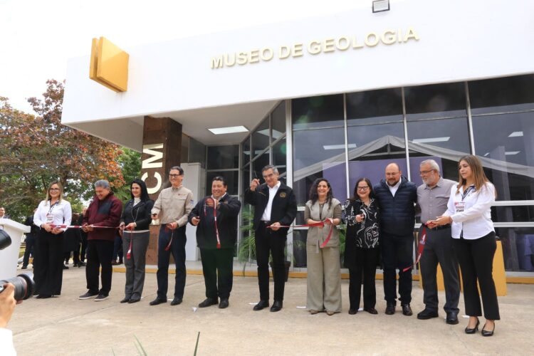Inaugura Américo Villarreal Museo de Geología y entrega parque vehicular a Tránsito en Ciudad Madero