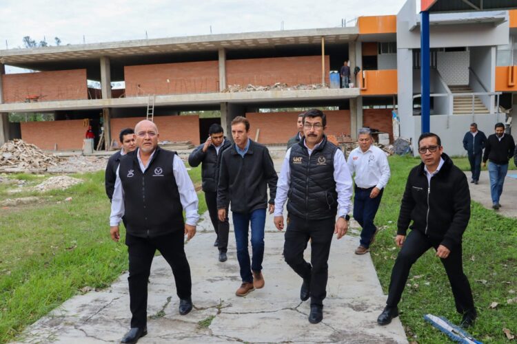 Rector de la UAT supervisa en el Campus Tampico obras de infraestructura educativa