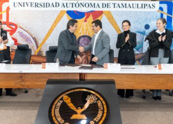 Firma la UAT convenio con la Escuela de Economía Social de Andalucía, España