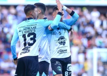 Querétaro derrota 3-2 a Pumas y consigue su primer triunfo del torneo