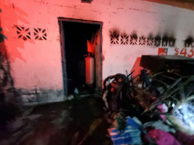 Incendio consume vivienda en la Col. Libertad de Cd. Victoria