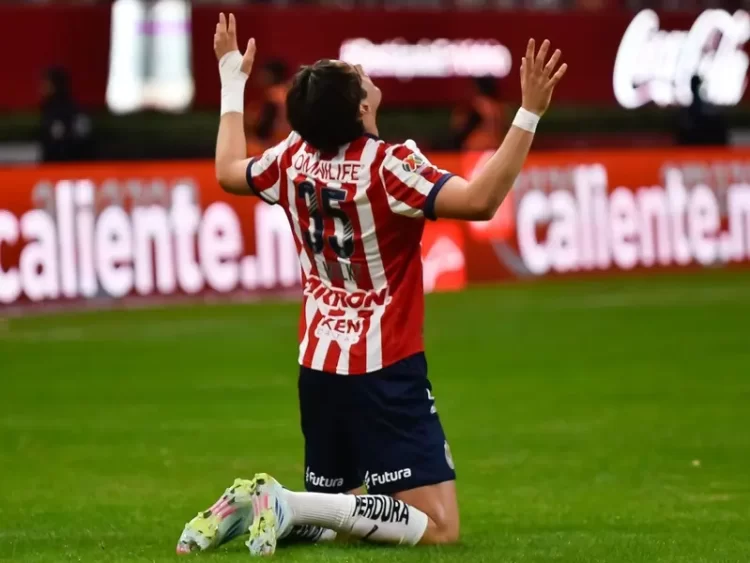 Chivas de Guadalajara empata 1-1 contra Tigres de la UANL