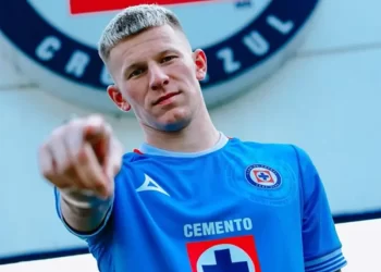 Cruz Azul hace oficial el fichaje de Mateusz Bogusz