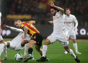 ‘Chino’ Huerta titular en goleada  4-1 del Anderlecht sobre el Mechelen