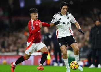 Manchester United amarga la noche a Raúl Jiménez y Fulham