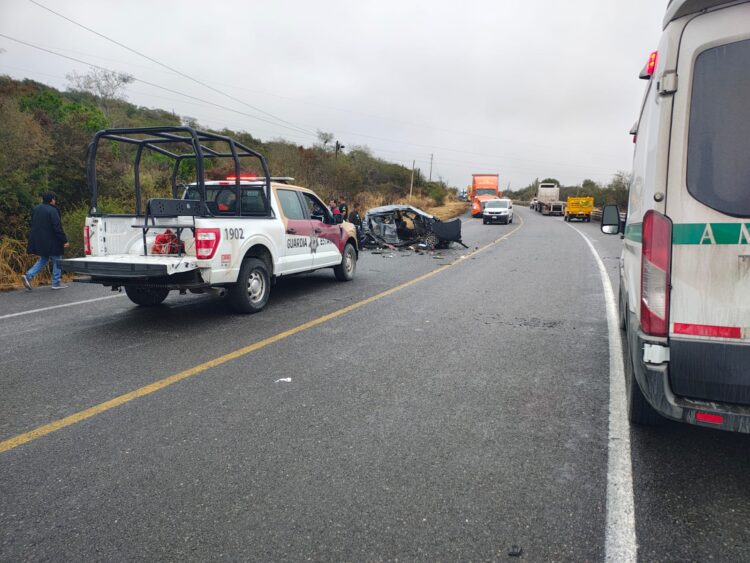 Un muerto y dos heridos en accidente en la carretera Victoria-Monterrey