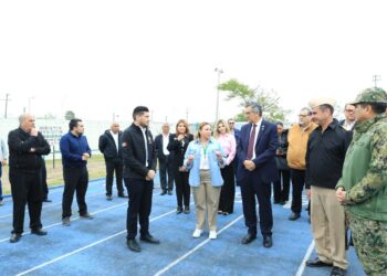 Recorren gobernador y presidenta del DIF Centro de Atención para Repatriados en Matamoros