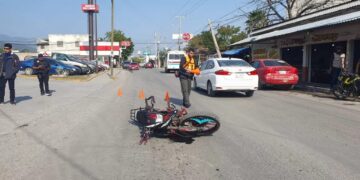 Motociclista derribado por auto en la Col. “José López Portillo”