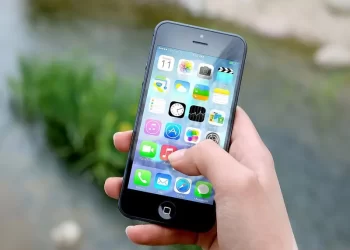 Redes sociales afectan la atención, la memoria y las emociones de los jóvenes