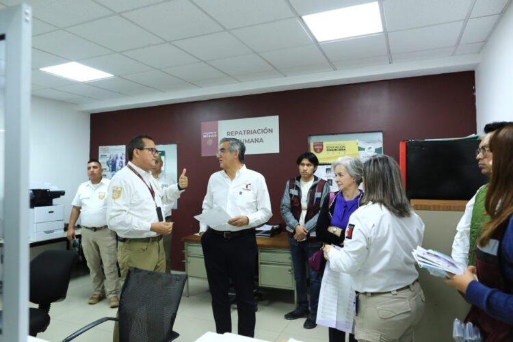 Gobernador de Tamaulipas da bienvenida a repatriados en Centro de Atención de Reynosa