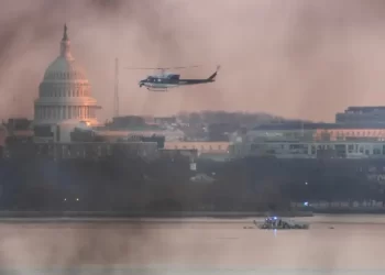 Autoridades descartan sobrevivientes en accidente aéreo en Washington DC