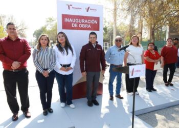 Entrega Ayuntamiento de Victoria calle de concreto hidráulico y colector en Infonavit Adelitas.