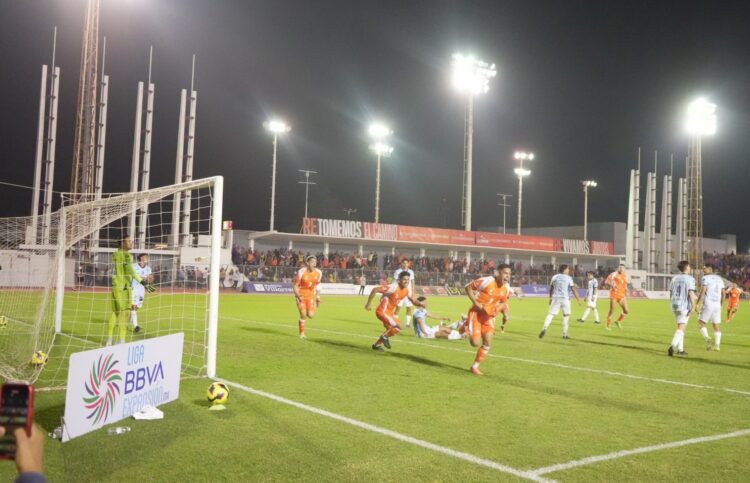 Correcaminos derrota 2-1 a la Jaiba Brava de Tampico en clásico tamaulipeco