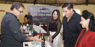Realizan en Cd. Victoria encuentro de productores de tequila y mezcal con Secretaría de Economía