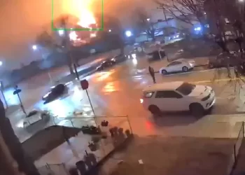 Se estrella otro avión en EU, esta vez en Filadelfia; se reportan víctimas.