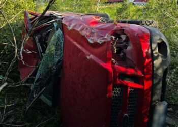 Vuelca camioneta en kilómetro 79 de la carretera Victoria-Matamoros