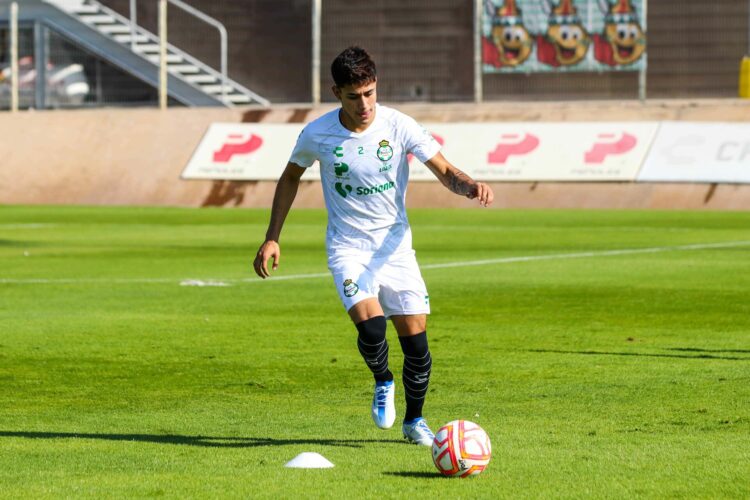 Omar Campos es presentado como refuerzo del Cruz Azul, será lateral izquierdo