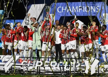 Milán remonta al Inter y es campeón de la Supercopa de Italia