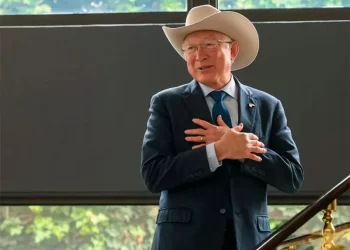 Ken Salazar cierra gestión como embajador de EU en México