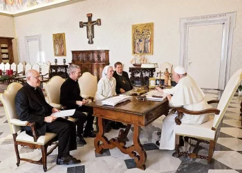 Aumenta presencia de mujeres en el Vaticano; tendrá primera hermana prefecta