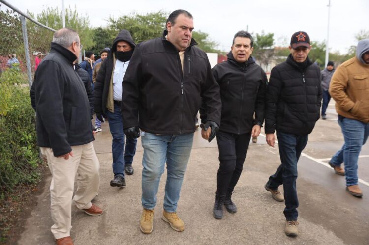 Supervisa alcalde refugio temporal habilitado por bajas temperaturas.