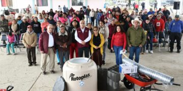 Reciben familias tamaulipecas paquetes de huertos de traspatio
