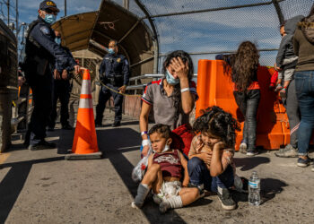 México lanza plan “México te abraza”, dará $2 mil a migrantes deportados