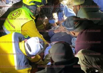 Rescatan a jornalero accidentado en la sierra