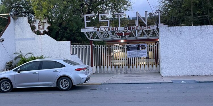 Causa frío ausentismo escolar en escuelas públicas de Cd. Victoria, Tamaulipas