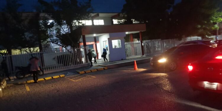 Causa frío ausentismo escolar en escuelas públicas de Cd. Victoria, Tamaulipas